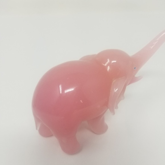 Vintage 80's Pink Marble Glass Mini Elephant - Picture 3 of 10